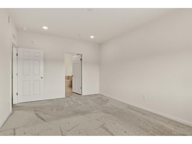 2435 Calais Dr, Longmont, CO 80504