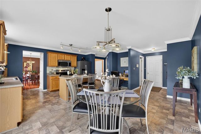 38 Glastonbury Court, Lake St Louis, MO 63367