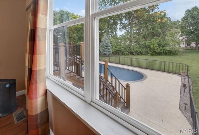 38 Glastonbury Court, Lake St Louis, MO 63367