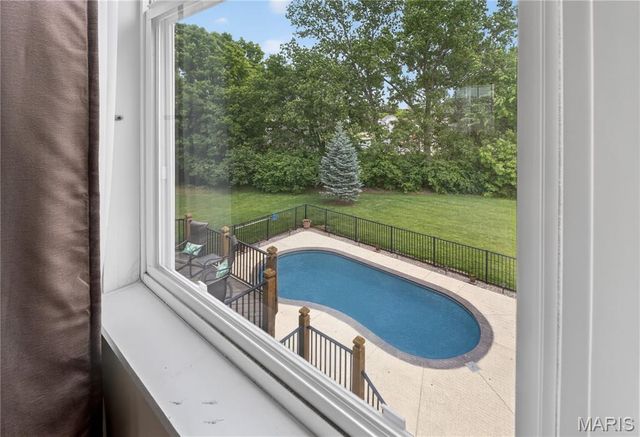 38 Glastonbury Court, Lake St Louis, MO 63367
