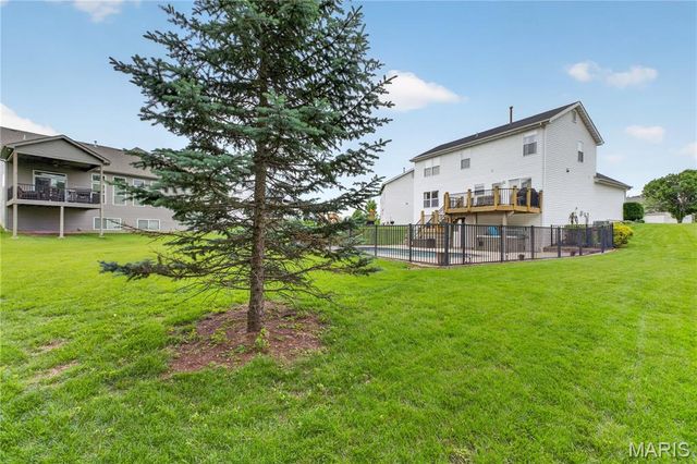 38 Glastonbury Court, Lake St Louis, MO 63367
