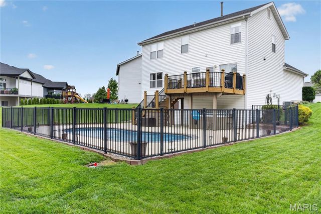 38 Glastonbury Court, Lake St Louis, MO 63367