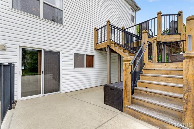 38 Glastonbury Court, Lake St Louis, MO 63367