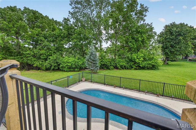 38 Glastonbury Court, Lake St Louis, MO 63367