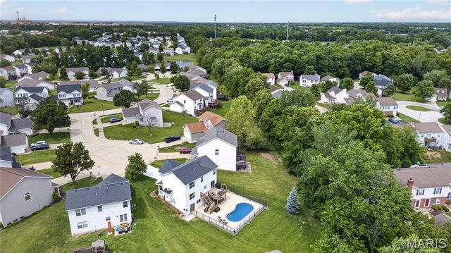 38 Glastonbury Court, Lake St Louis, MO 63367