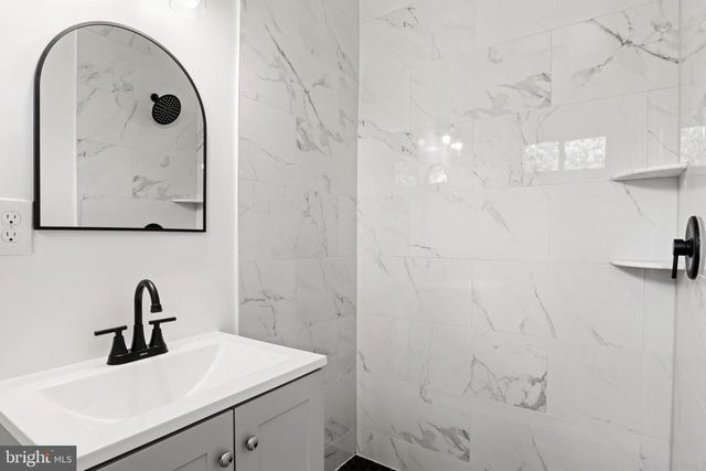 5019 LELAND DR, Oxon Hill, MD 20745