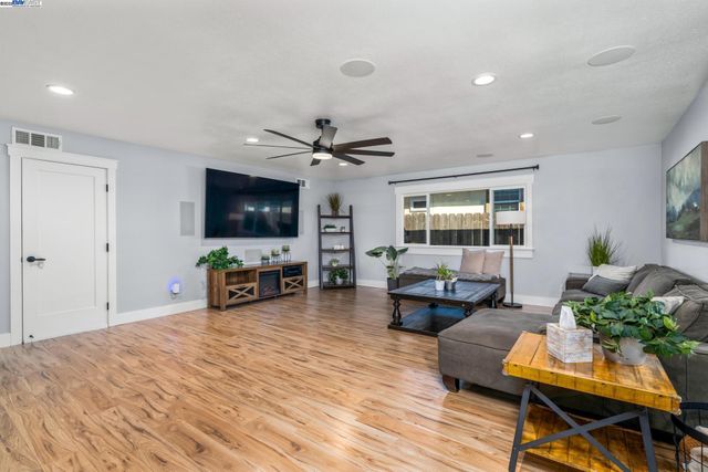 2969 Cabrillo Ave, Livermore, CA 94550