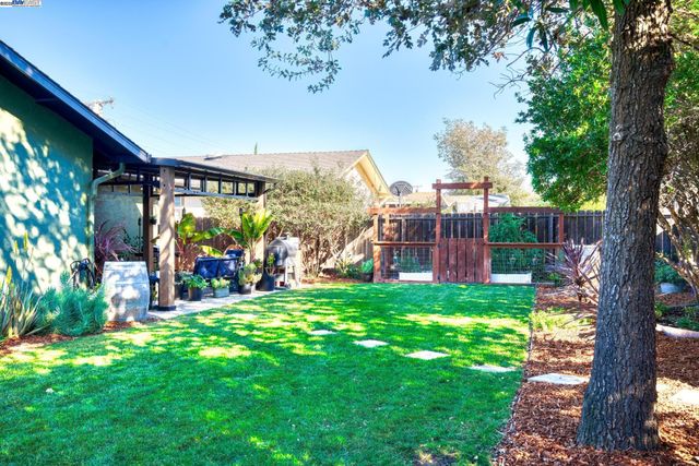 2969 Cabrillo Ave, Livermore, CA 94550