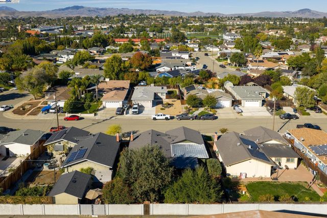 2969 Cabrillo Ave, Livermore, CA 94550