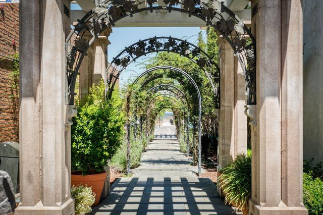 2969 Cabrillo Ave, Livermore, CA 94550