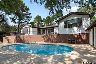 2002 W Lake Dr, Gladewater, TX 75647