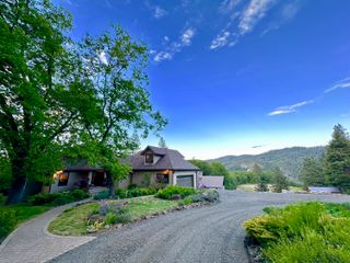5631 Old Highway 99 S, Ashland, OR 97520