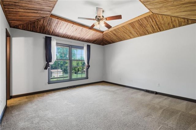21222 W 70th Street, Shawnee, KS 66218