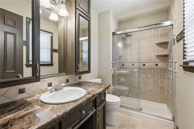 21222 W 70th Street, Shawnee, KS 66218
