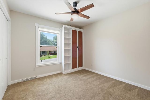 21222 W 70th Street, Shawnee, KS 66218