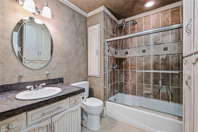 21222 W 70th Street, Shawnee, KS 66218