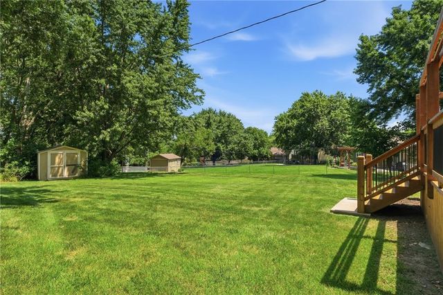 21222 W 70th Street, Shawnee, KS 66218