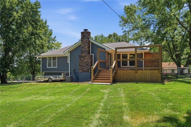 21222 W 70th Street, Shawnee, KS 66218