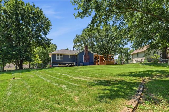 21222 W 70th Street, Shawnee, KS 66218