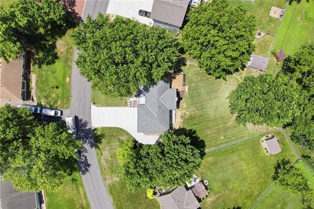 21222 W 70th Street, Shawnee, KS 66218