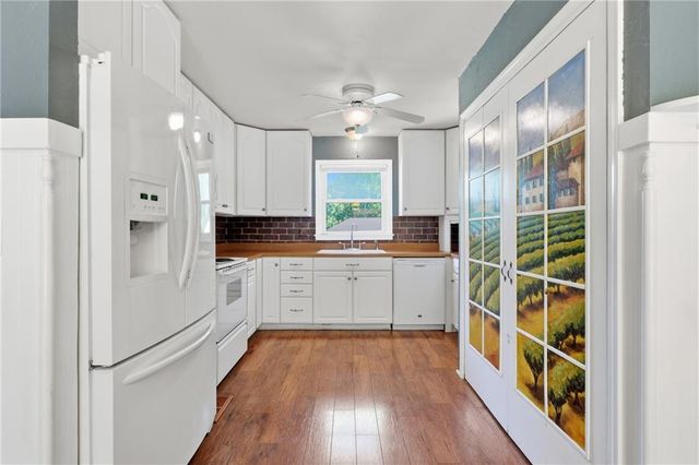 21222 W 70th Street, Shawnee, KS 66218
