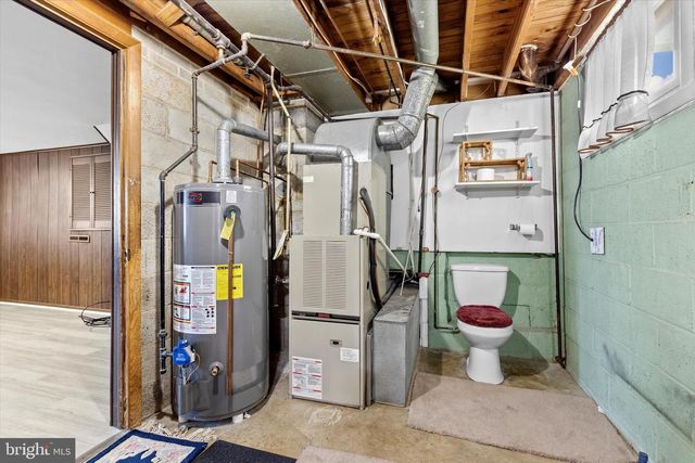 303 BRANDY LN, Mechanicsburg, PA 17055