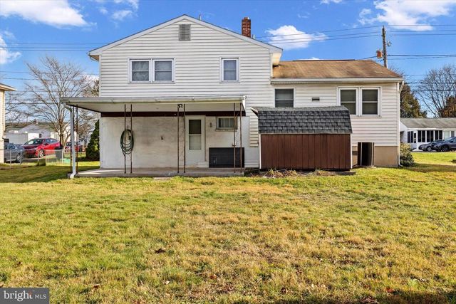 303 BRANDY LN, Mechanicsburg, PA 17055
