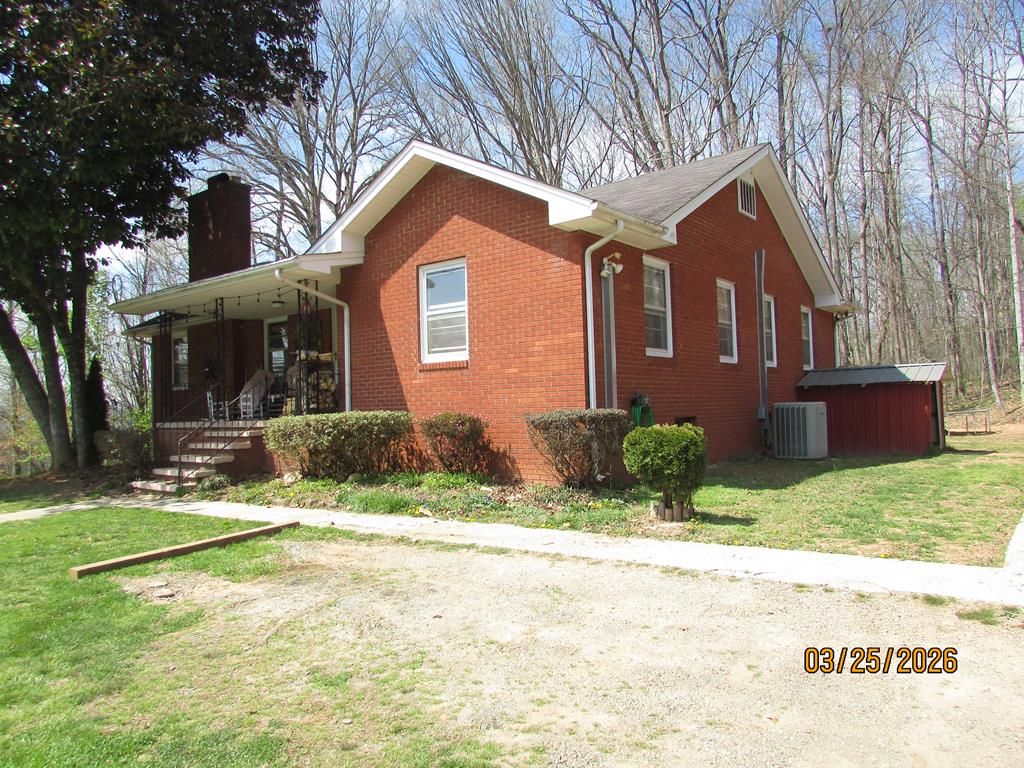 743 Hunter Road, Hayesville, NC 28904