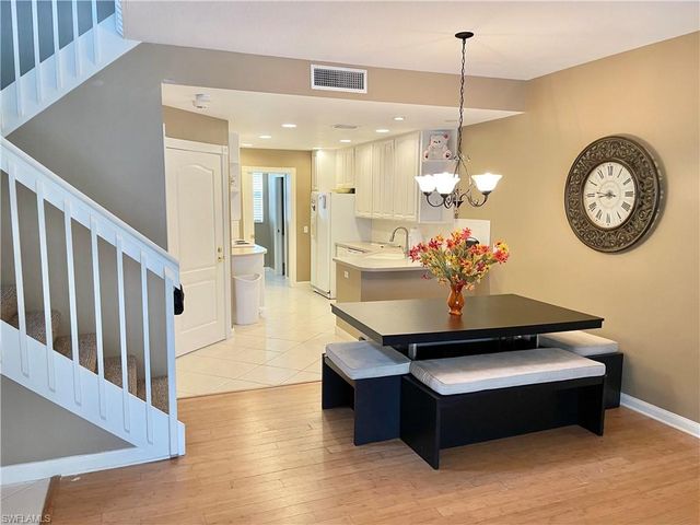 5601 Cove CIR, Naples, FL 34119