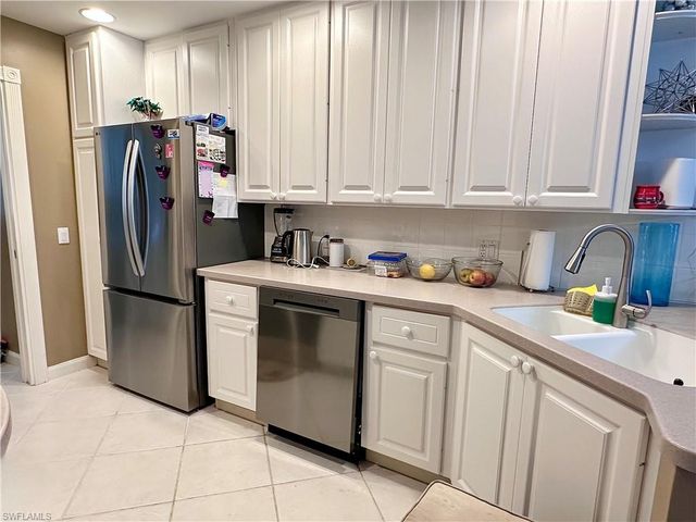 5601 Cove CIR, Naples, FL 34119