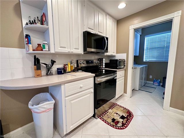 5601 Cove CIR, Naples, FL 34119