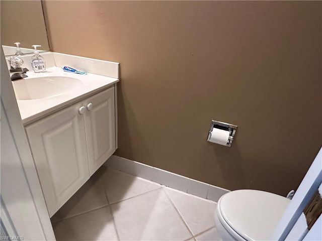 5601 Cove CIR, Naples, FL 34119