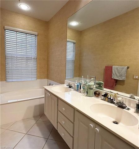 5601 Cove CIR, Naples, FL 34119