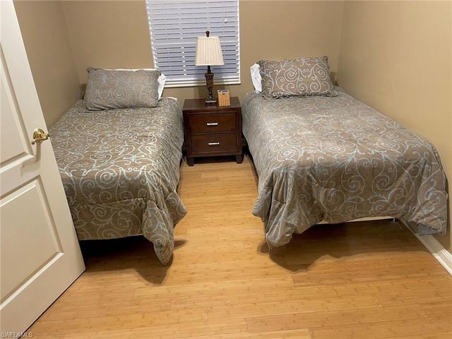 5601 Cove CIR, Naples, FL 34119