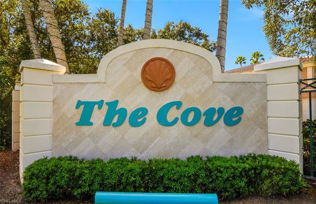 5601 Cove CIR, Naples, FL 34119