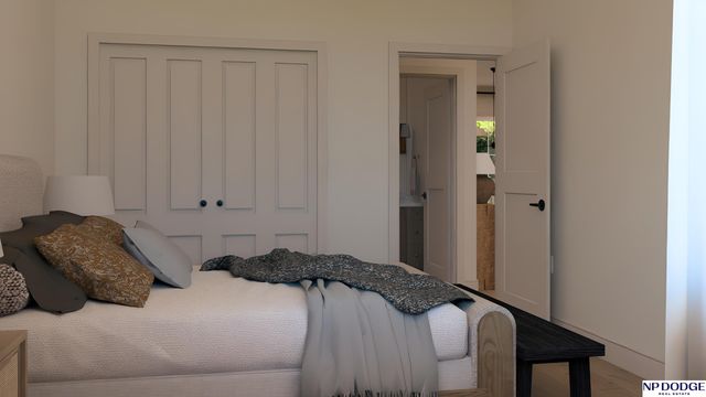 1051 S 93rd Court Circle, Omaha, NE 68114