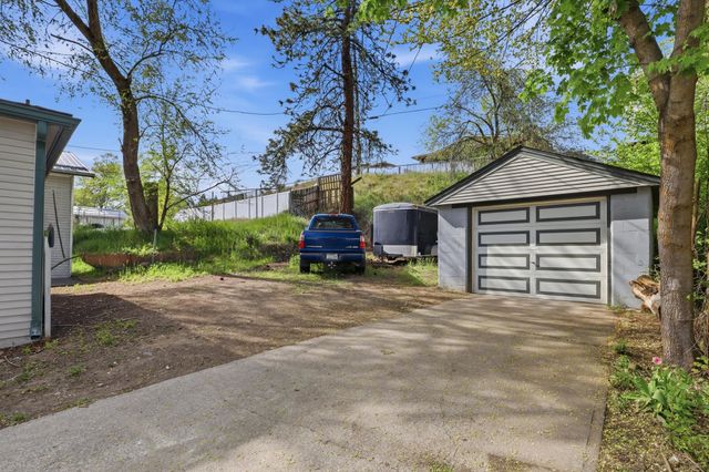 1510 W Alice Ave Ave, Spokane, WA 99205
