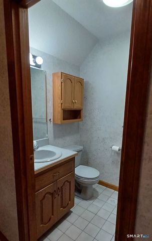 1325 Farmington Avenue 52, Bristol, CT 06010