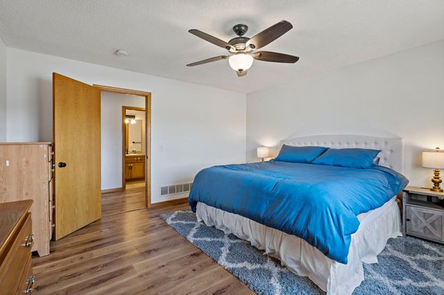 1912 129th Avenue NE, Blaine, MN 55449