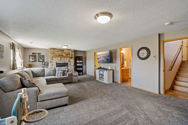 1912 129th Avenue NE, Blaine, MN 55449