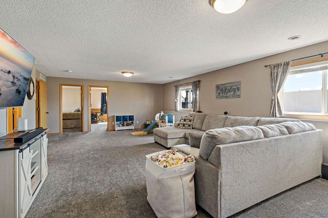 1912 129th Avenue NE, Blaine, MN 55449