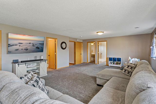 1912 129th Avenue NE, Blaine, MN 55449