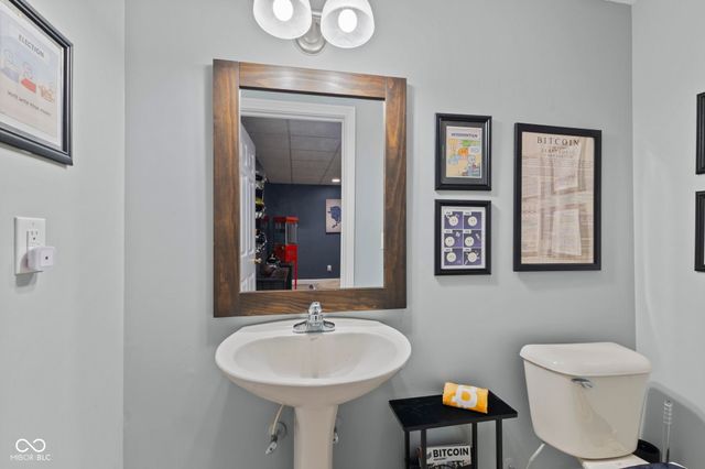 10630 N Rolling Valley Drive, Mooresville, IN 46158