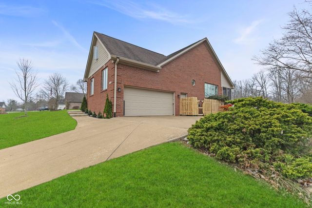 10630 N Rolling Valley Drive, Mooresville, IN 46158