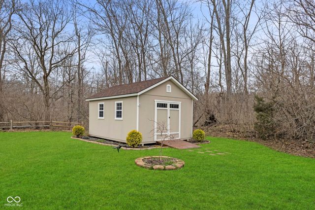 10630 N Rolling Valley Drive, Mooresville, IN 46158