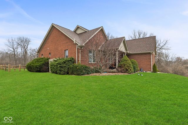 10630 N Rolling Valley Drive, Mooresville, IN 46158