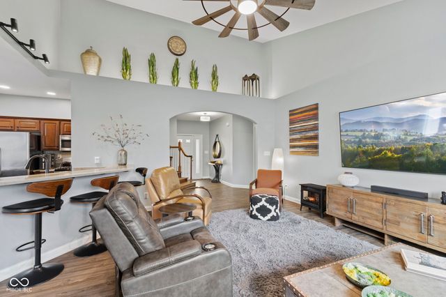 10630 N Rolling Valley Drive, Mooresville, IN 46158