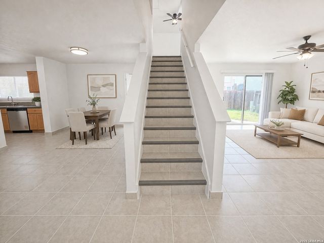 8906 Kenton Briar, San Antonio, TX 78240