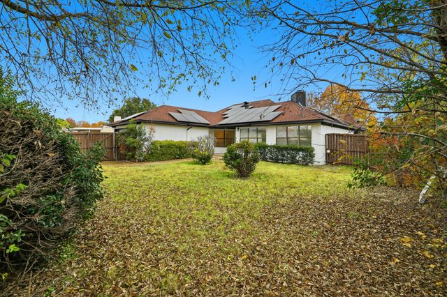 3805 Drakestone Avenue, Rowlett, TX 75088