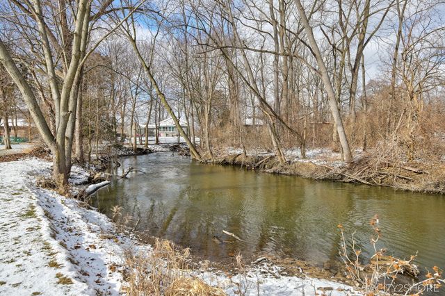 3965 N Big Spring Drive SW, Grandville, MI 49418